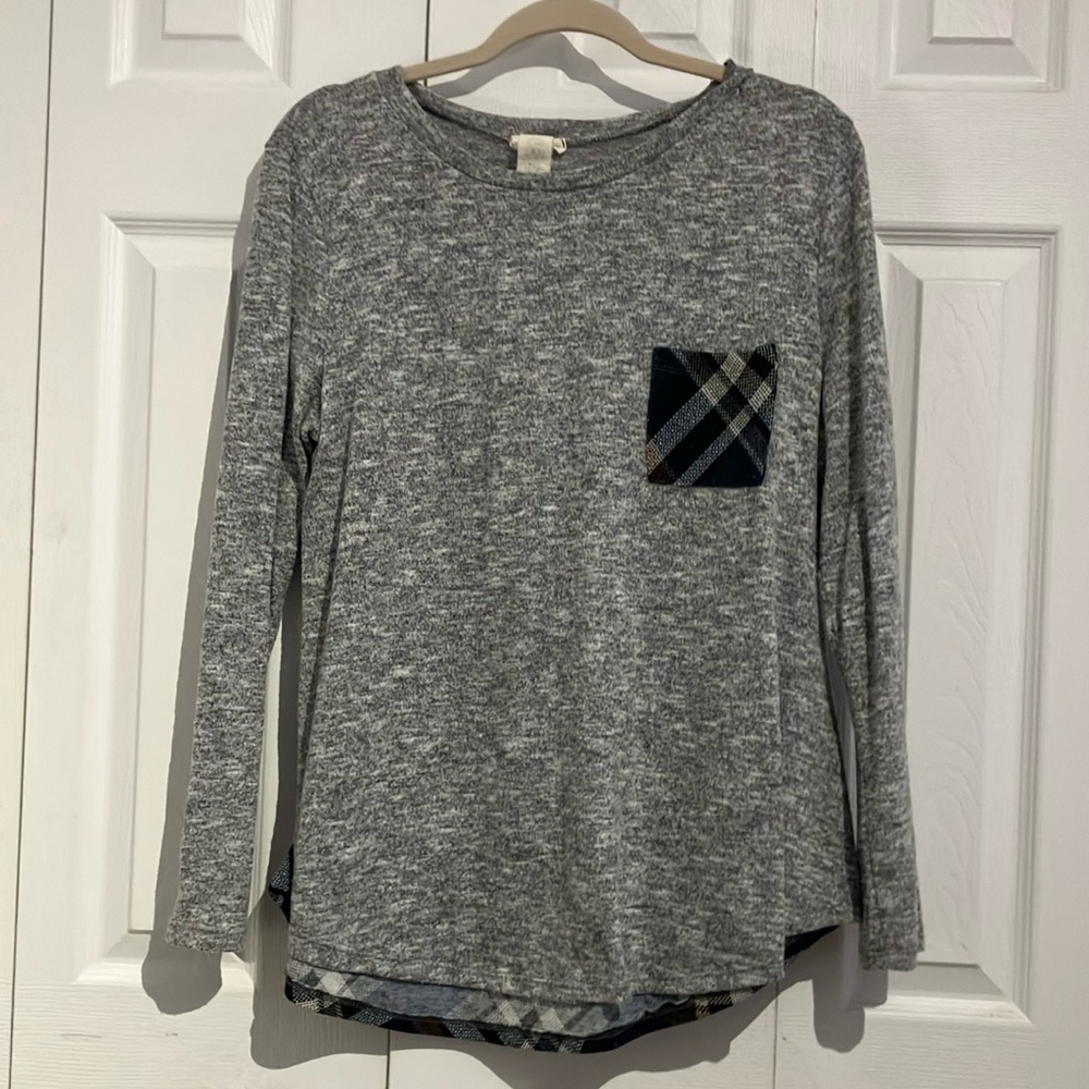 Gray Long Sleeve Top with Plaid Pocket